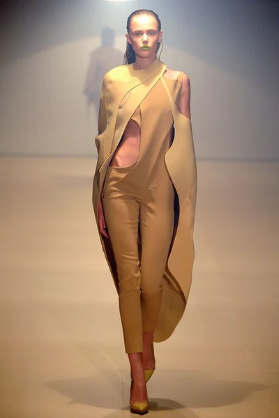 Look 1
